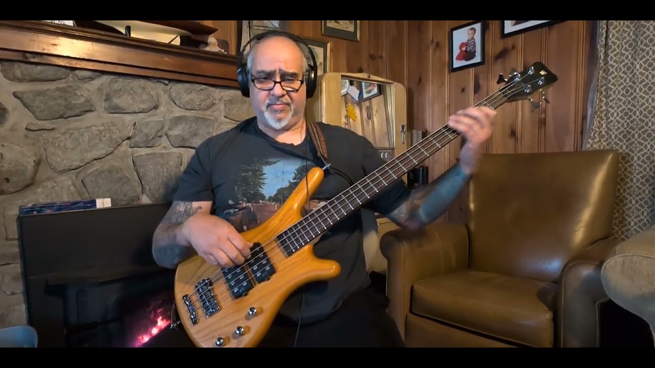 KC & The Sunshine Band - That's The Way ( I like It )( Bass cover) 