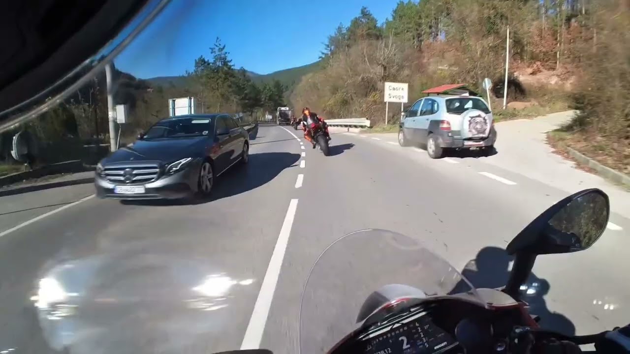 defile trip 11.2025 Ducati panigale v4s 2025 x5