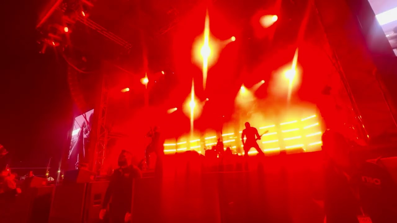 Pendulum - Silent Spinner (Live @ Palace Foreshore, St Kilda)