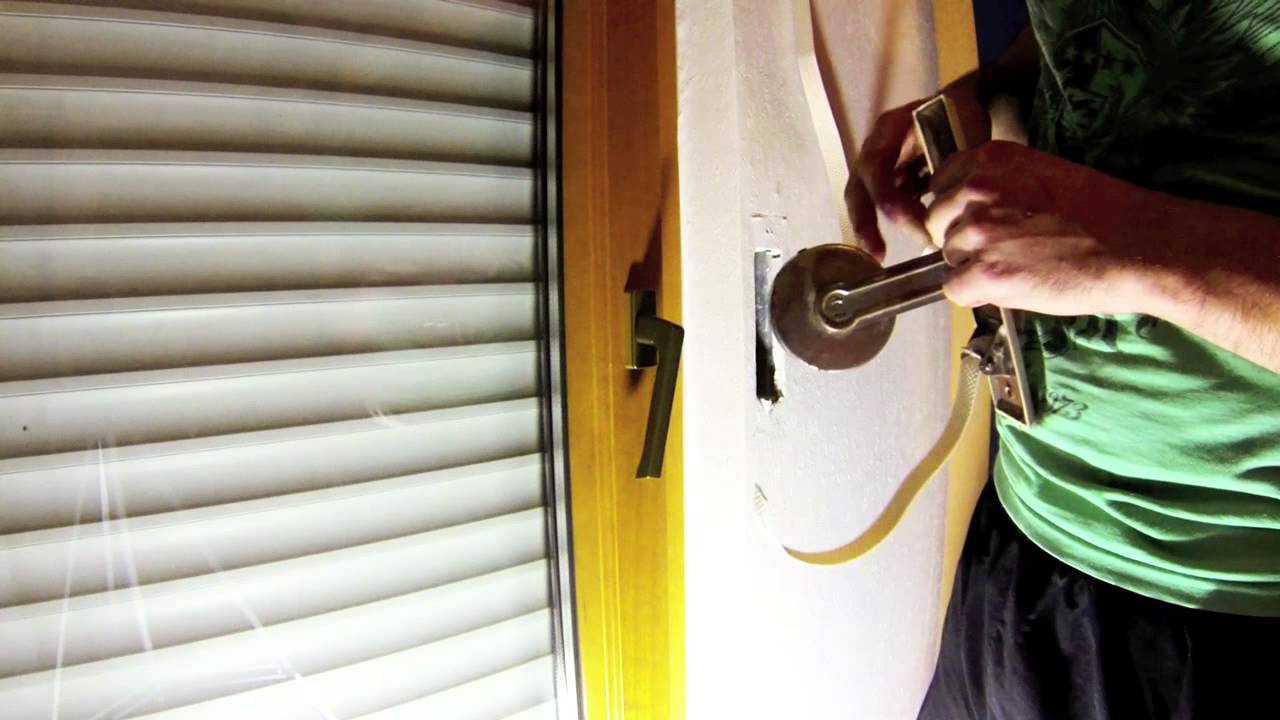 How to exchange a roller shutter strap winder
