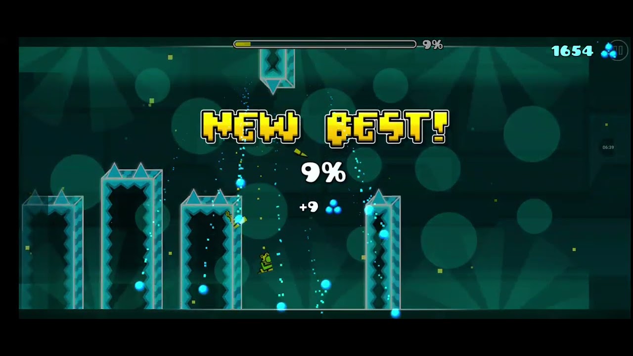 Jogando levels de dash no geometry dash (spoiler esses levels tinha nada ver com dash)