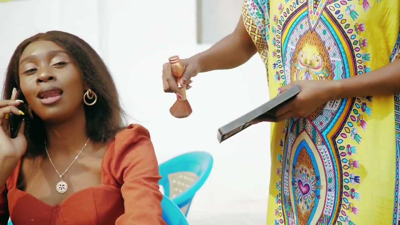 NELLY M - ÇA BOUGE PAS (Clip Officiel)