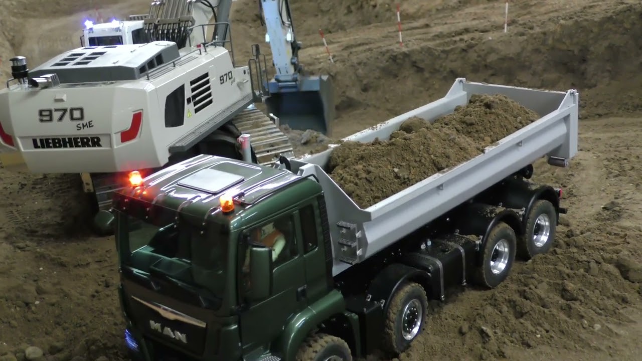 Liebherr 970 SME loads trucks at the construction site