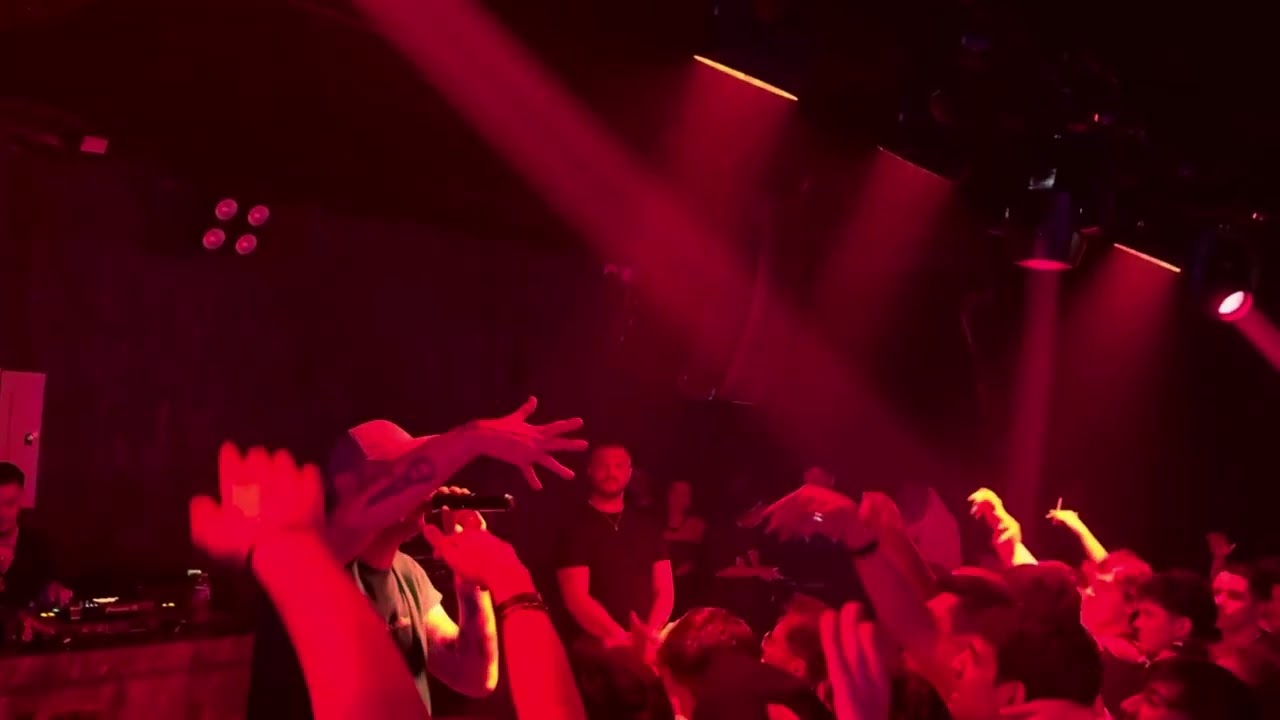 Sansar Salvo - Pisi Pisine - Roxy Beyoğlu konser 2024 (Live Performance)