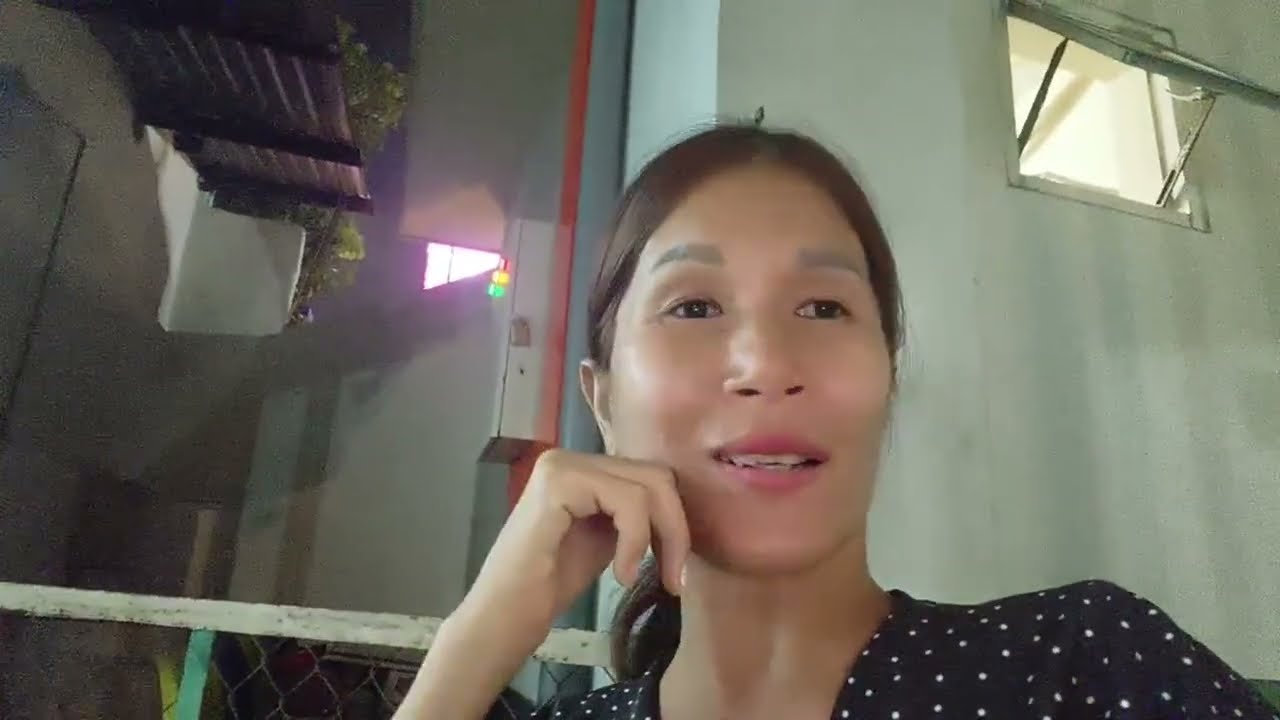 Xuyến Gặp Luật Sư