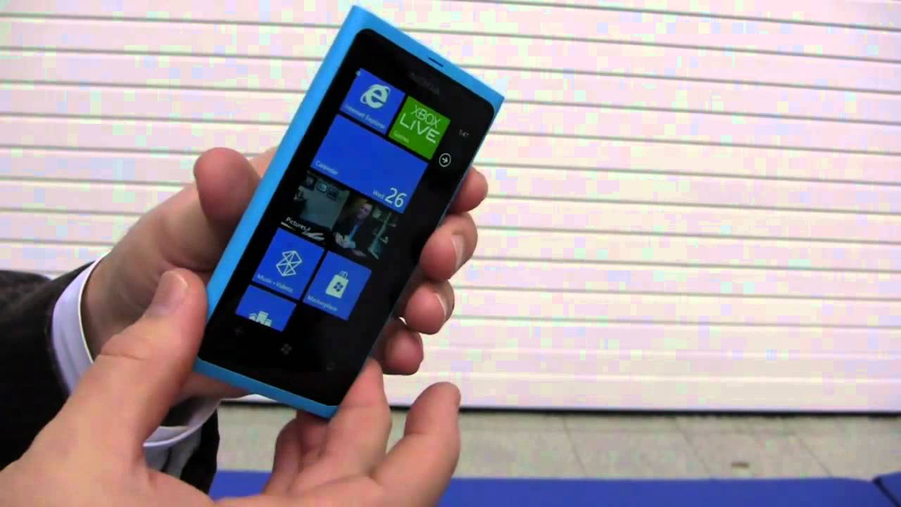 Nokia Lumia 800 Hands-On