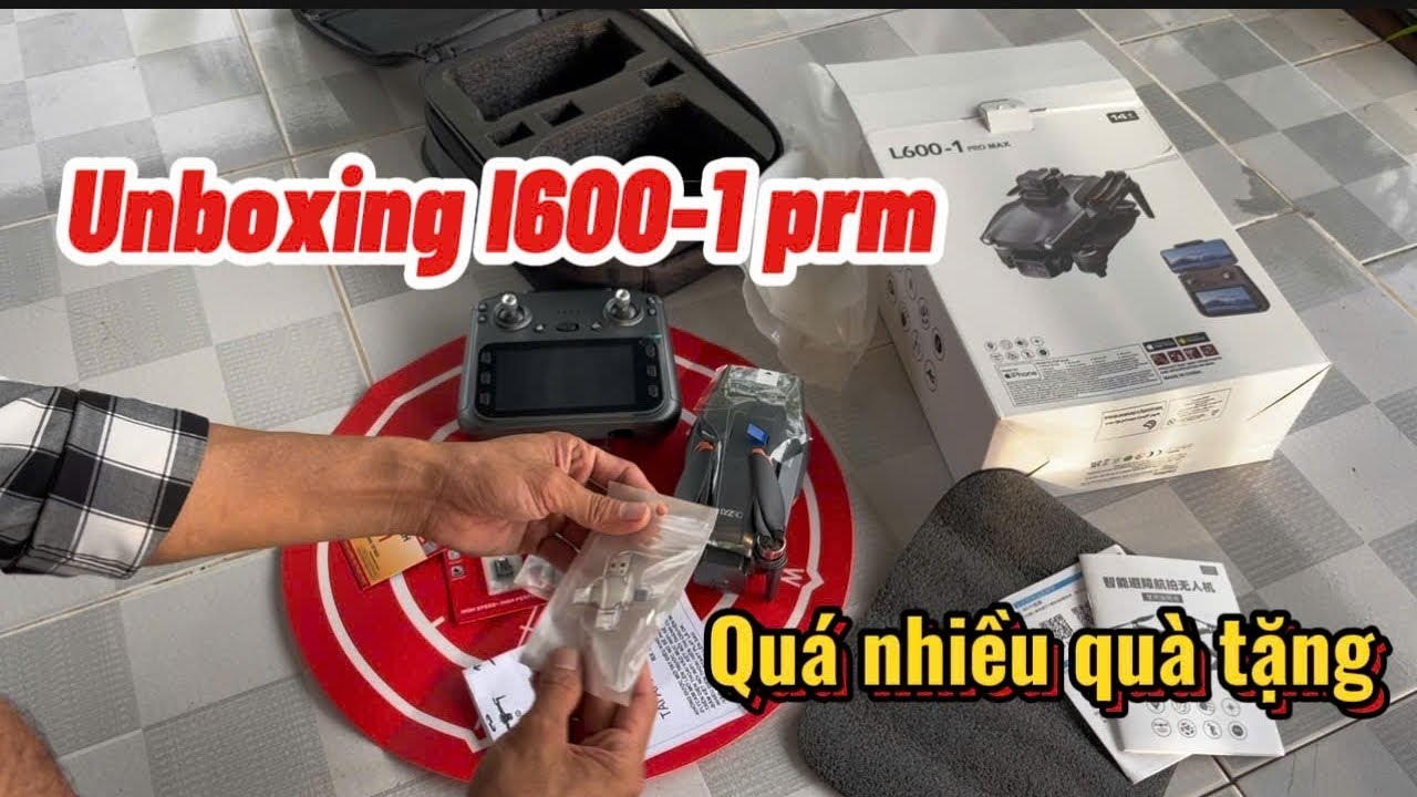 Khui hàng flycam L600-1 pro max xem bên trong gôm có những gì nhé các bạn