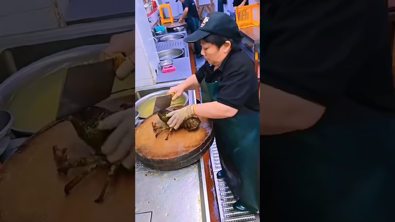 Giant Lobster Cutting 😱 #shorts #streetfood