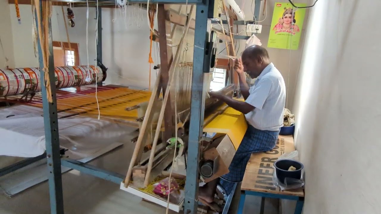 3 Feet Manual Handloom Weaving Machine | Available on IndiaMART