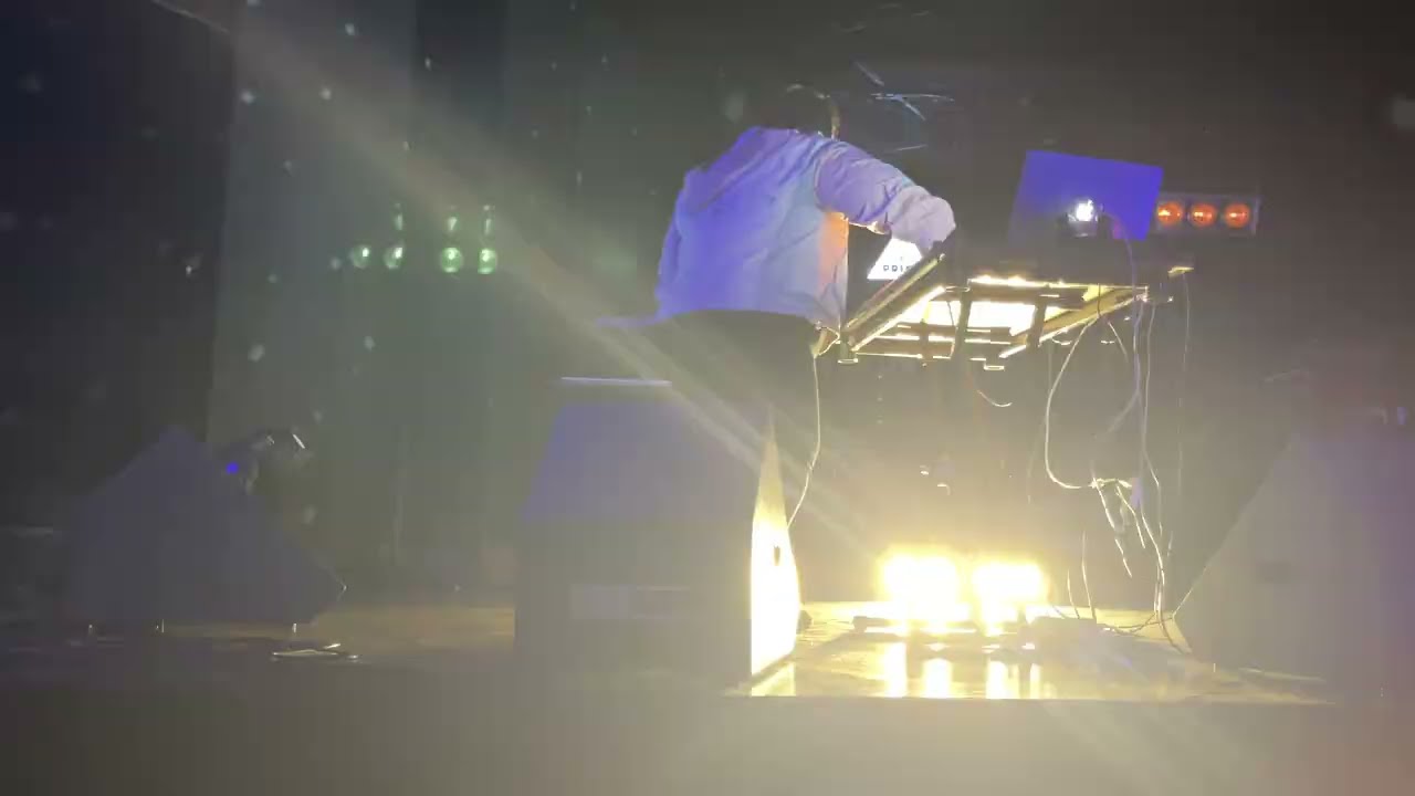 키라라 (KIRARA) - +1dB (plz) Live at 프리즘홀 Prism Hall [4K]