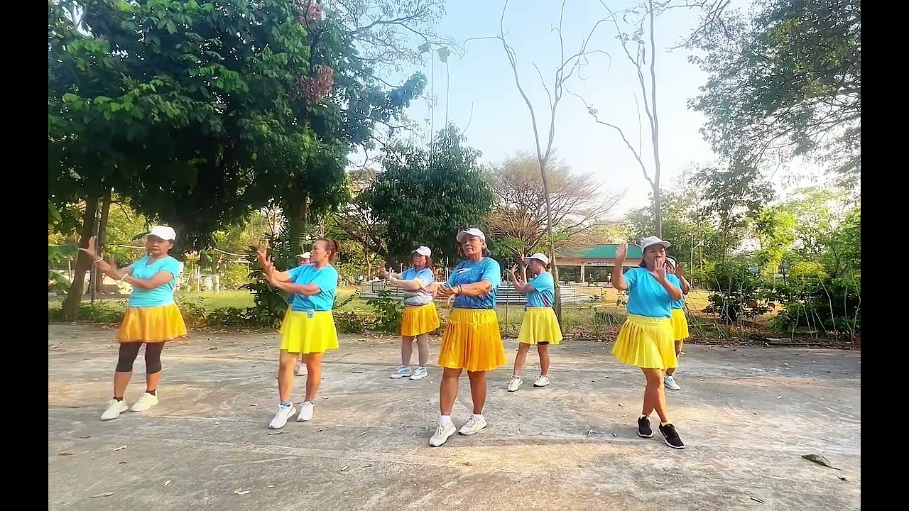 สาวภูไทสอนลูก/ท่าสวยครูแป๋ว👗สาวสะออน🍀สวนสุขภาพแต้จิ๋ว byครูแดง