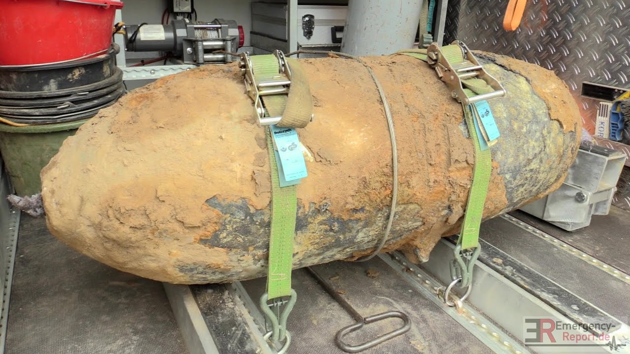 [BOMBENFUND IN MONHEIM] - Häuser evakuiert ~ Fliegerbombe erfolgreich entschärft -