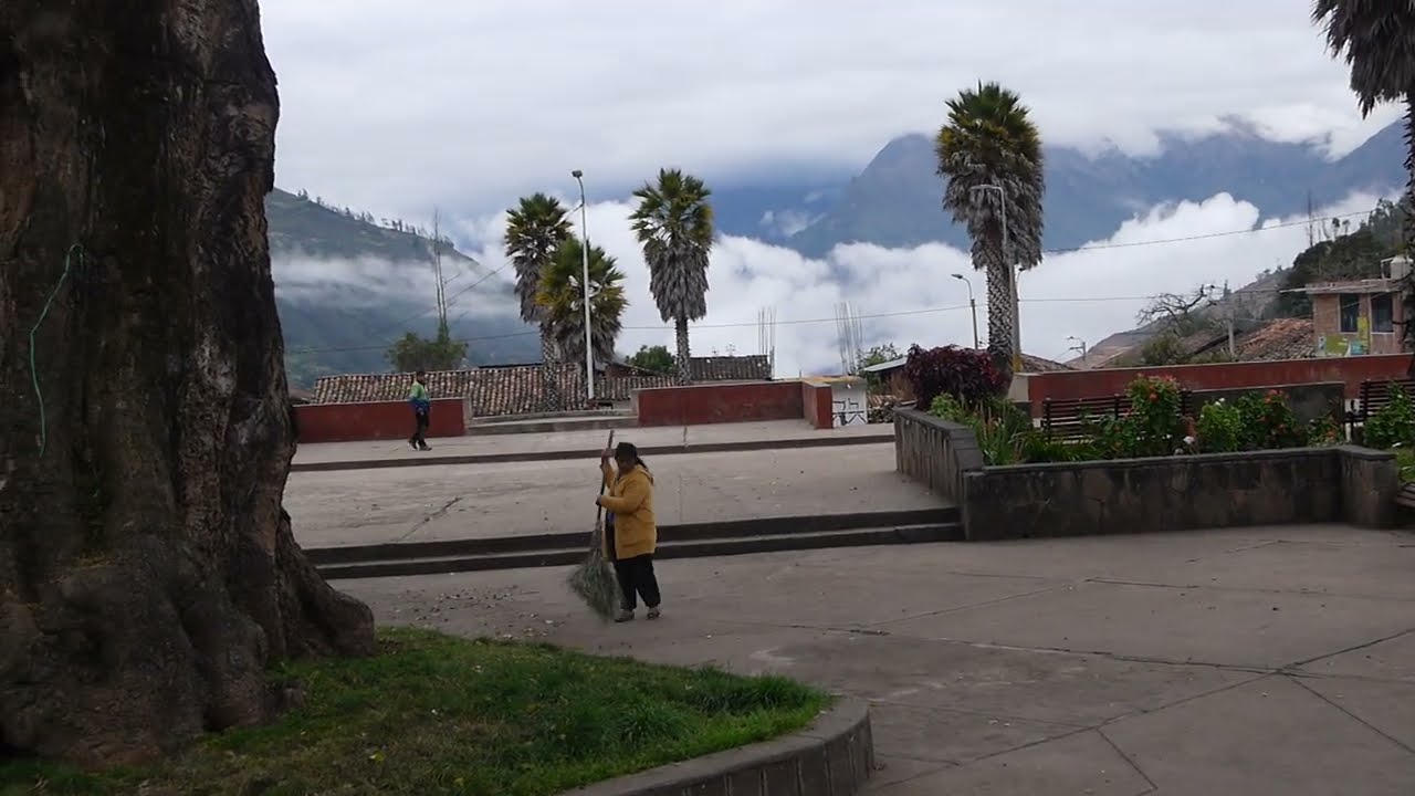 PLAZA DE ARMAS DE CACHORA 🇵🇪 EL CAMINO A CHOQUEQUIRAO 🗻| EXPLORANDO EL VERDADERO PERÚ ❤️🏃