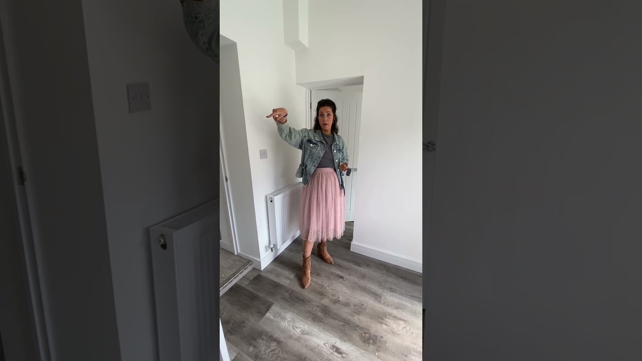 Walk around video viewing of North Avenue, Gadlys, Aberdare