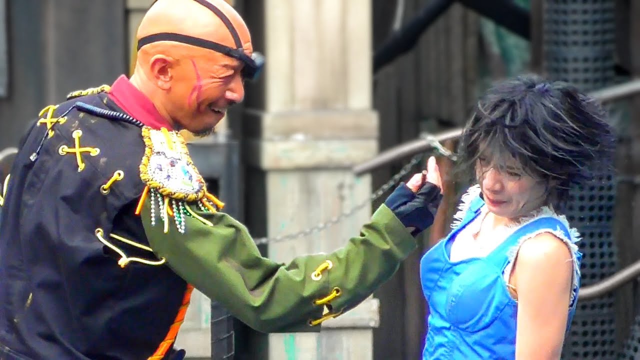 抵抗するヘレンに冷静な対応してると思いきや急に激昂するディーコン様【USJ】ウォーターワールド 2023.8.8(火)-15:00