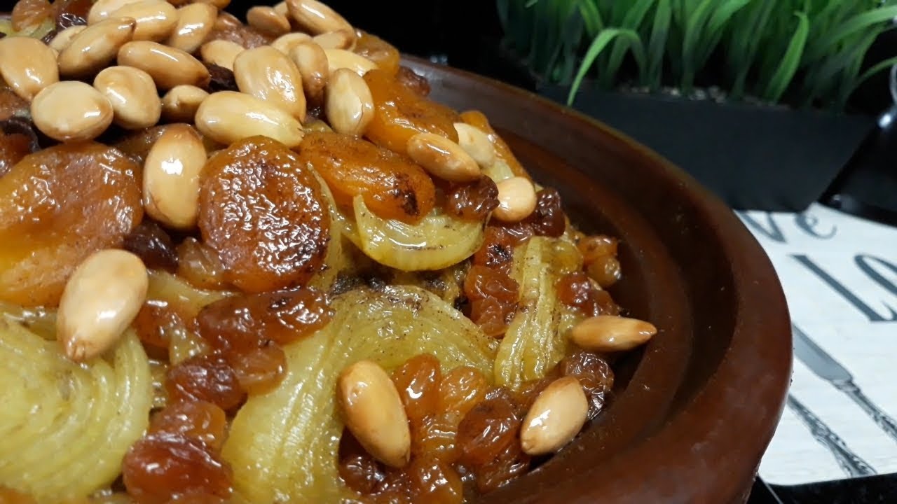 #طاجين مغربي: الدجاج  معسل بالبصلة والزبيب والمشماش #Moroccan Tajine