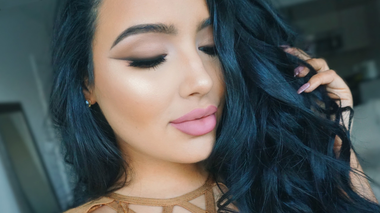 Soft Valentines Makeup Tutorial with Smoked Liner