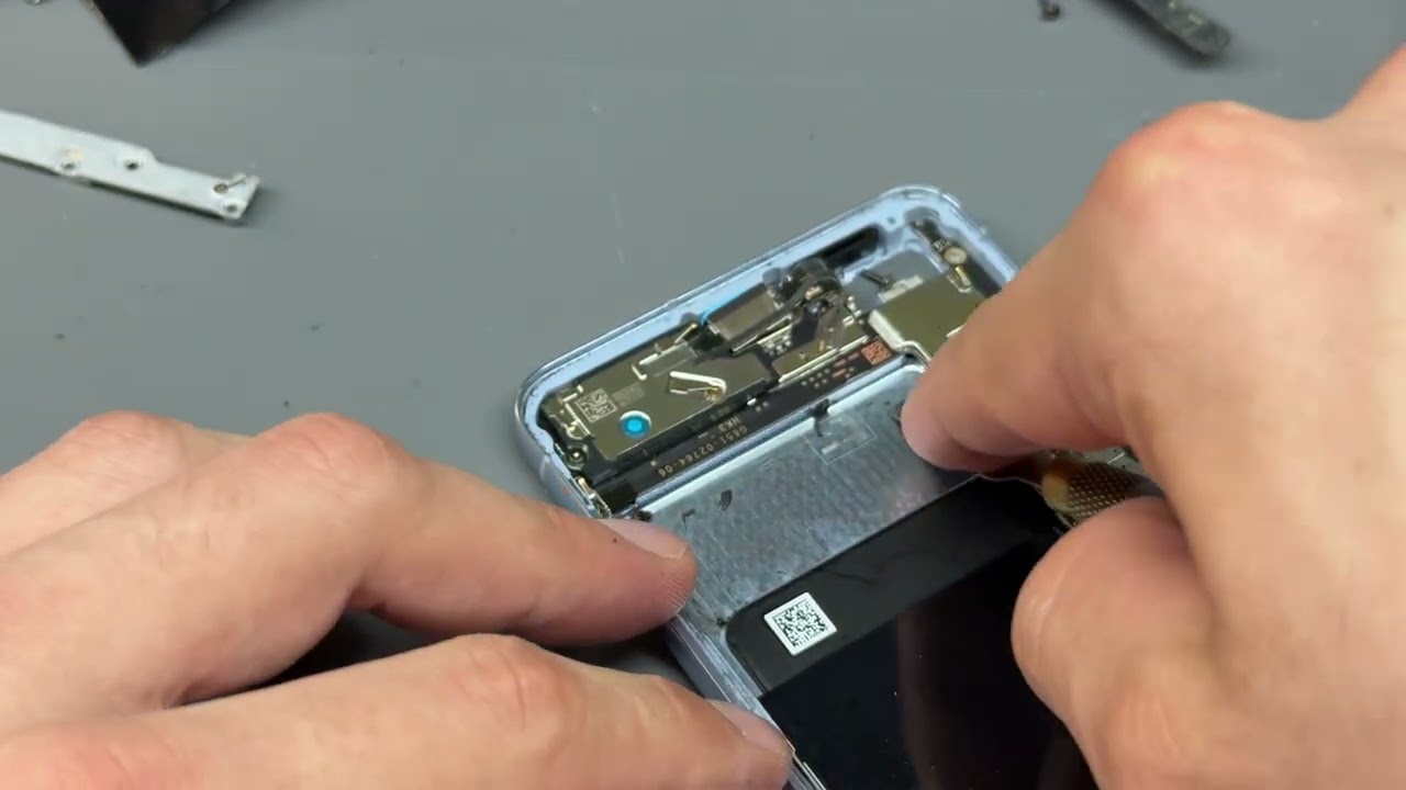Google Pixel 8 Pro Battery Replacement &ndash; Full DIY Guide Using Genuine Parts! 🔋