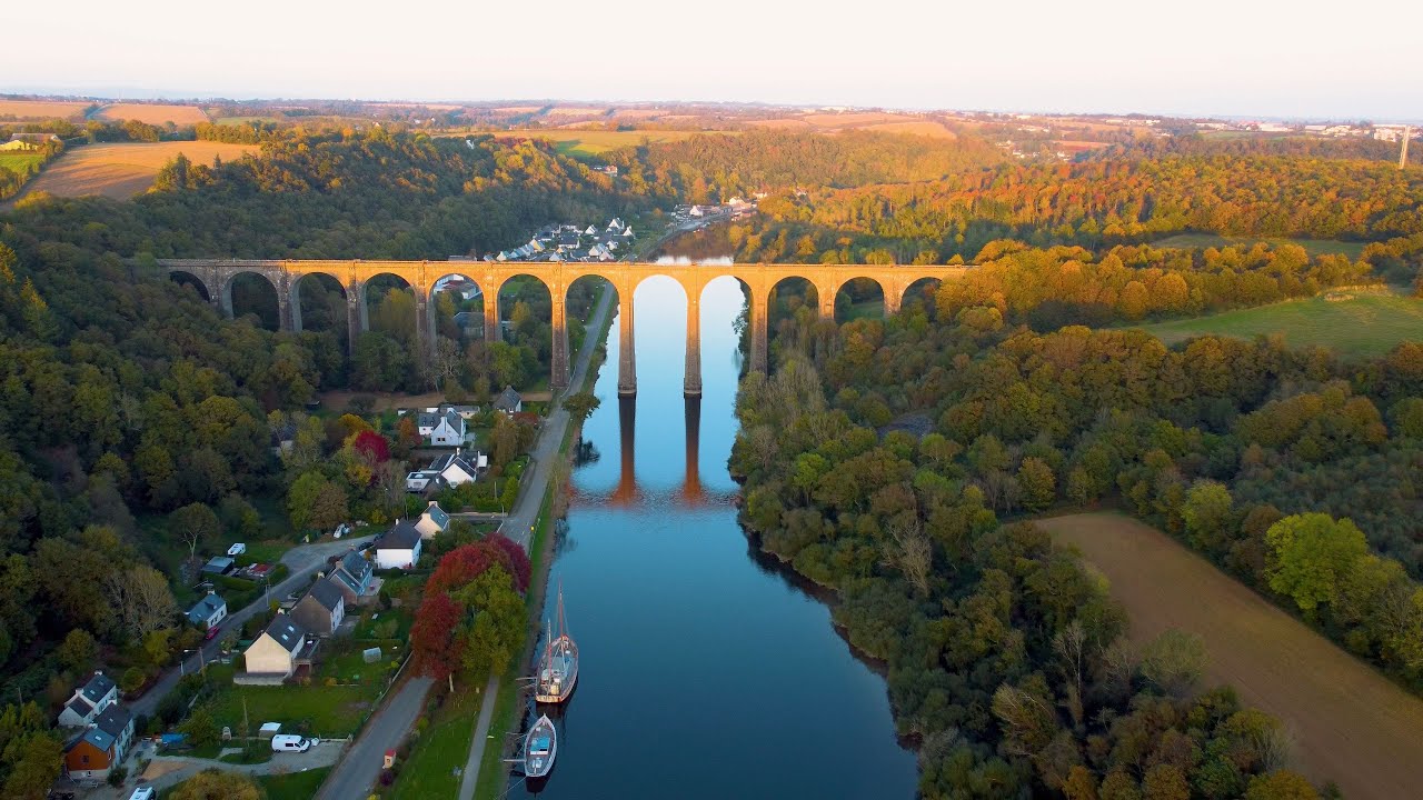 PORT-LAUNAY (DRONE) FINISTERE / BRETAGNE / FRANCE.