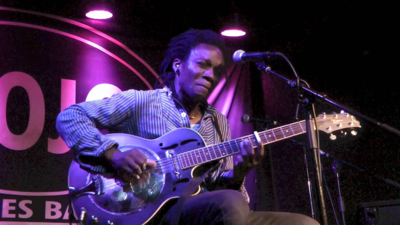 Alain Apaloo live at Juke Joint Mojo, Copenhagen 9Jun14 5