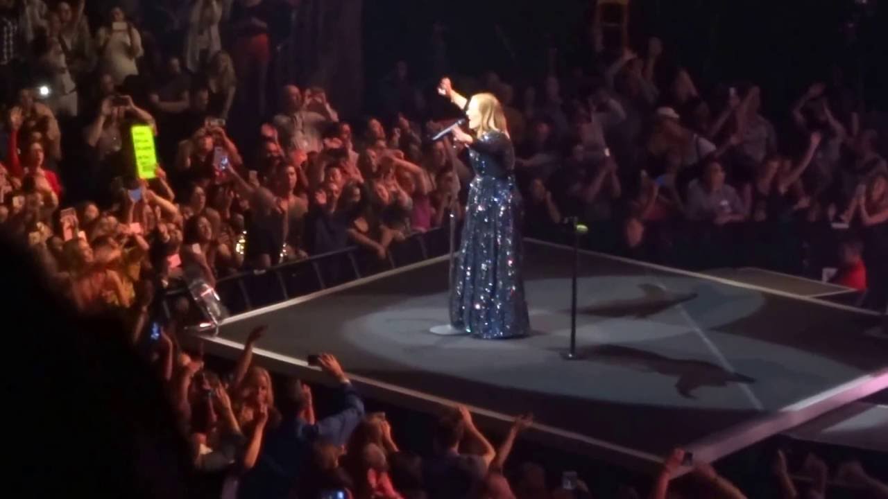 Adele Live in Los Angeles - When we were young & Rolling in the deep