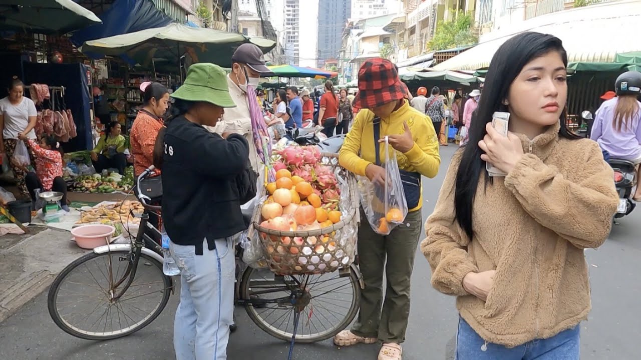 Lively Vegetable Market Scene - Morning Walk Tour, Lifestyle Vendors