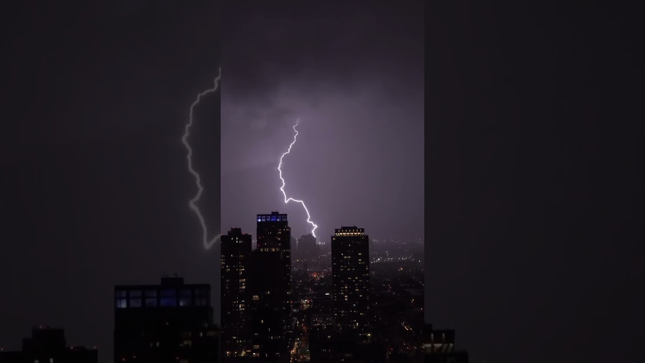 Lightning strikes the city at night ⚡️#shorts #lighting
