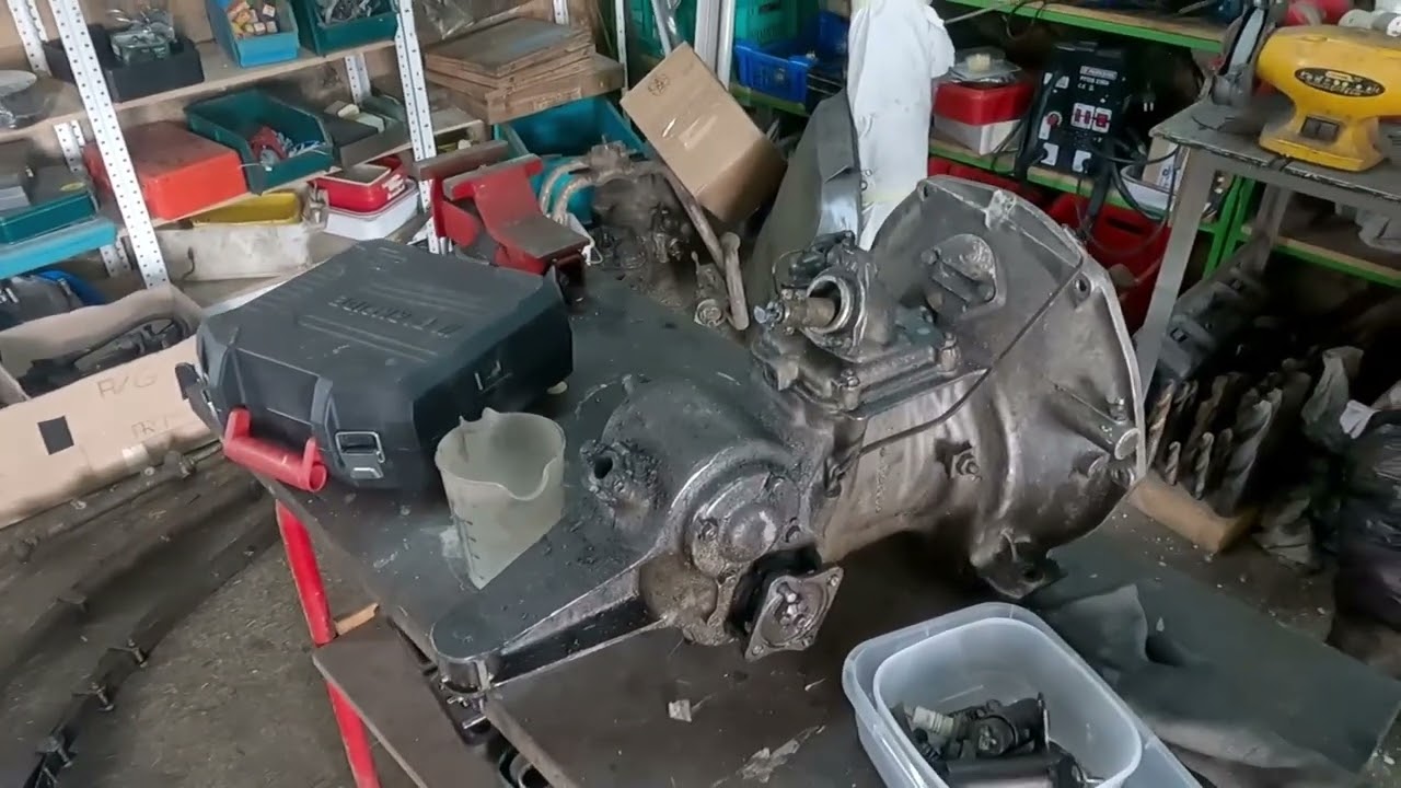 Restauration d'un cabriolet Dyna X : le démontage