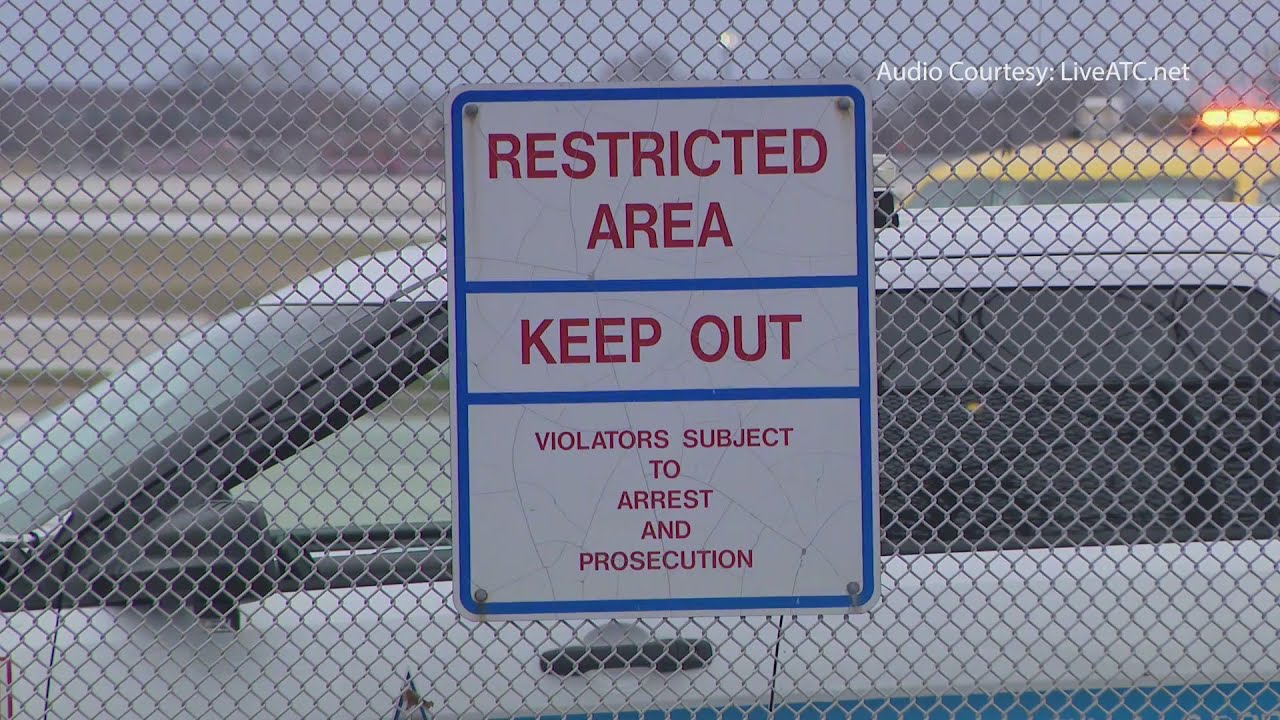 Man charged after jumping fence at Midway Airport, climbing onto plane