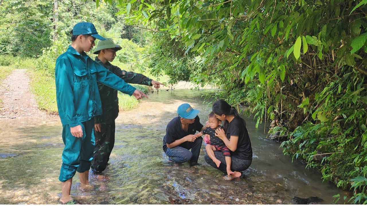 Finding her child was difficult and the single mother asked two police officers for help