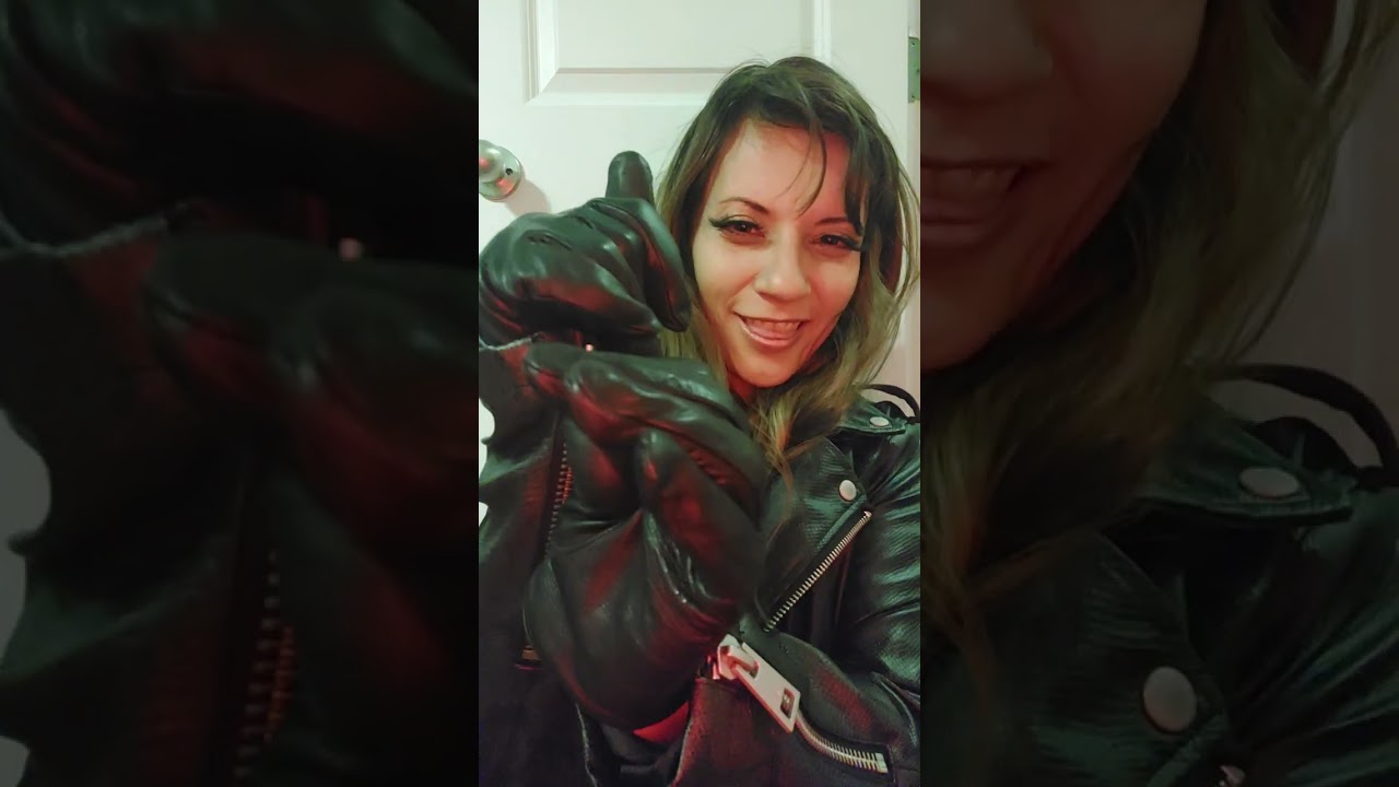 asmr quick roleplay - your gf loves your gift - whispering zipping