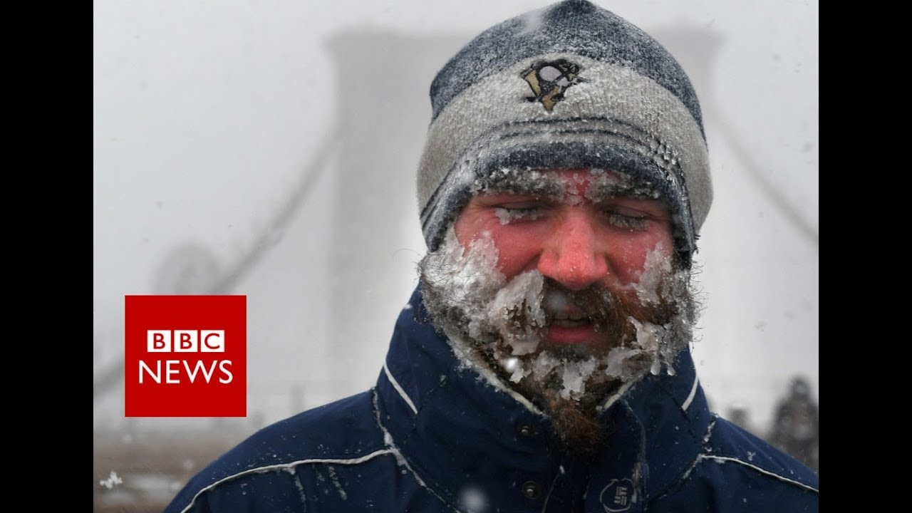 Bomb cyclone: brings travel chaos and deaths to US north-east - BBC News