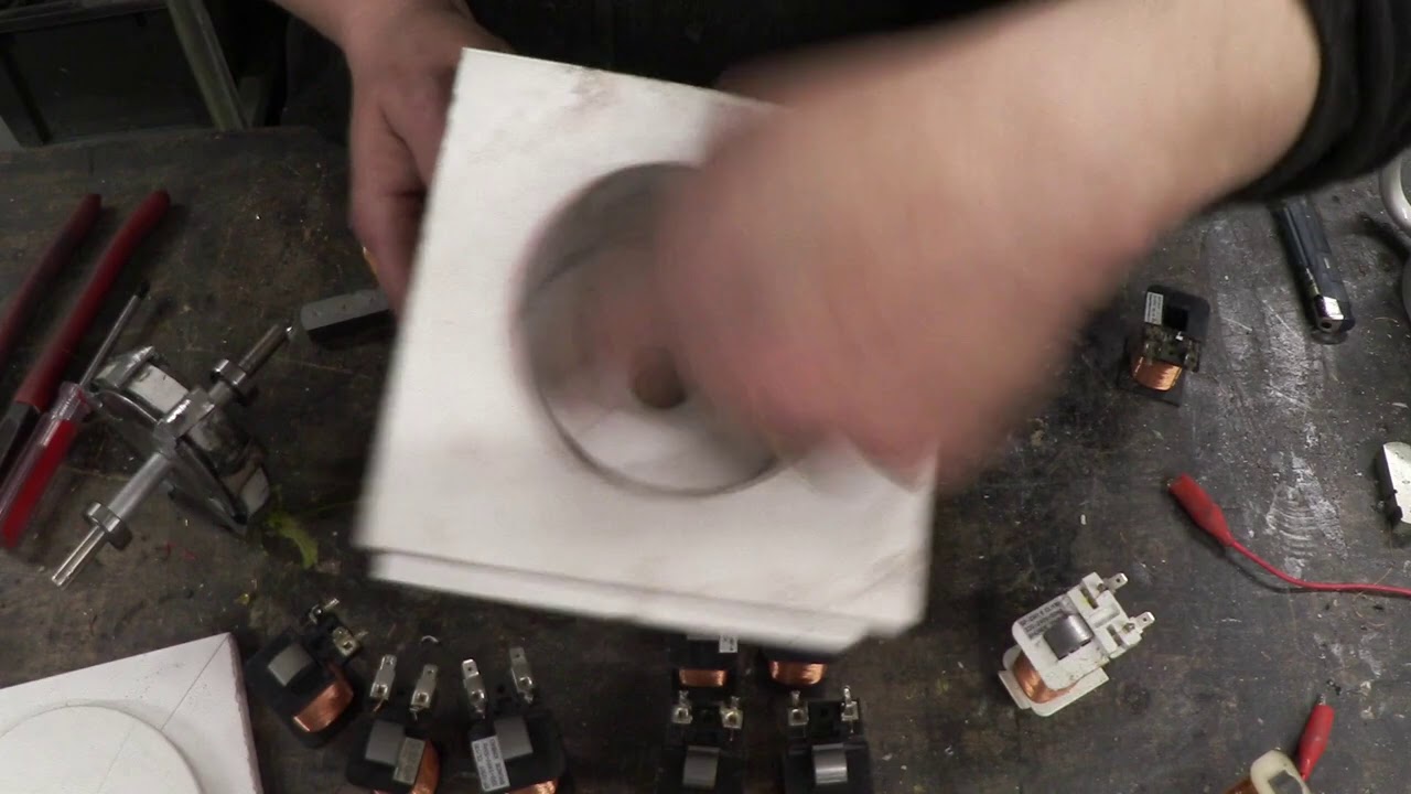 1031 DIY Generator From An Old Speaker And Microwave Oven Parts