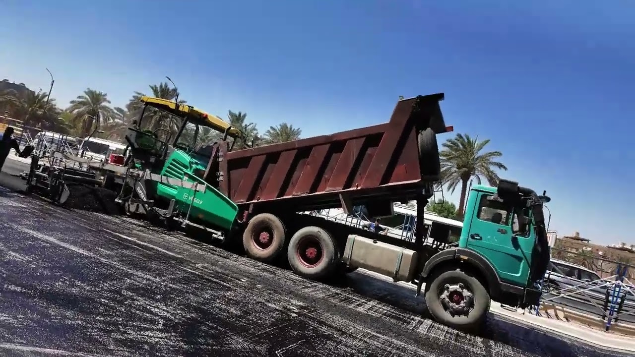 محافظة كربلاء - بملاكاتها الهندسية والفنية تباشر بتبليط منطقة البوبيات