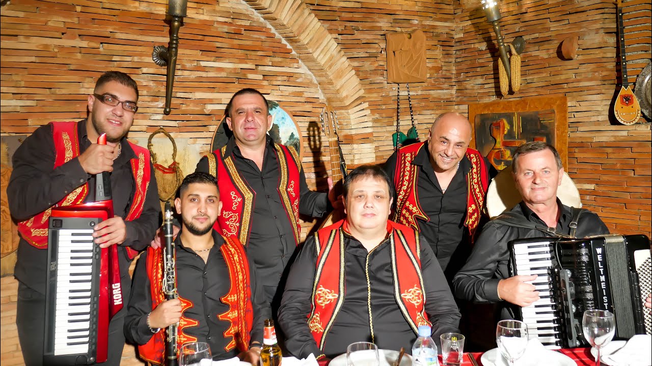 Bled Mbroci Kolazh këngësh Elbasani