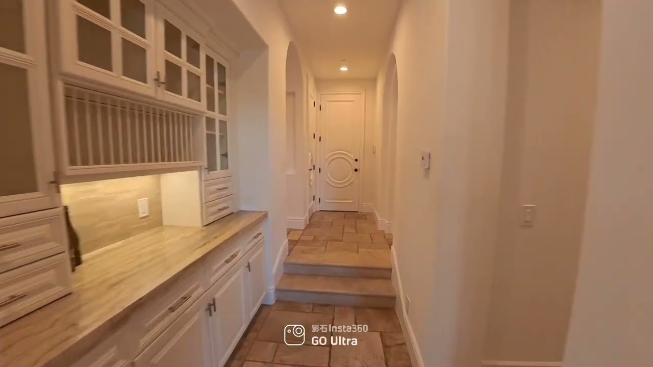 我在Newport Beach |替朋友看一套1300万美金的房子