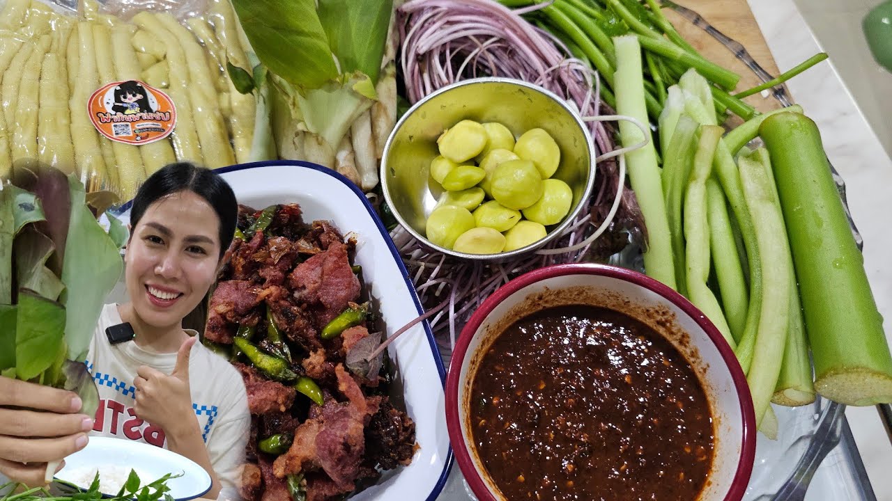 วันนี้กินข้าวกับแหนมกระดูกอ่อนทอดผักสดผักต้ม น้ำพริกมะนาว ซุปผักปลังซดร้อนๆอร่อยจ้า