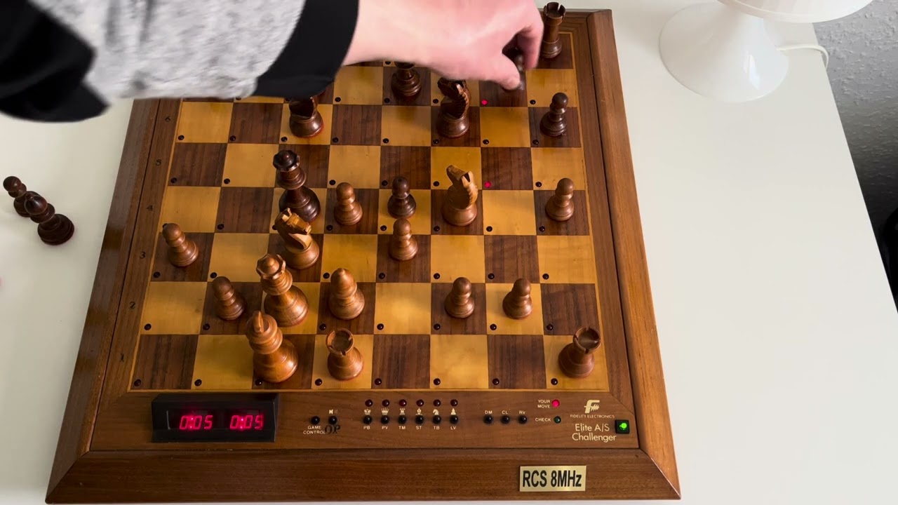 Fidelity A/S Glasgow chess computer (RCS getunt 8MHz)
