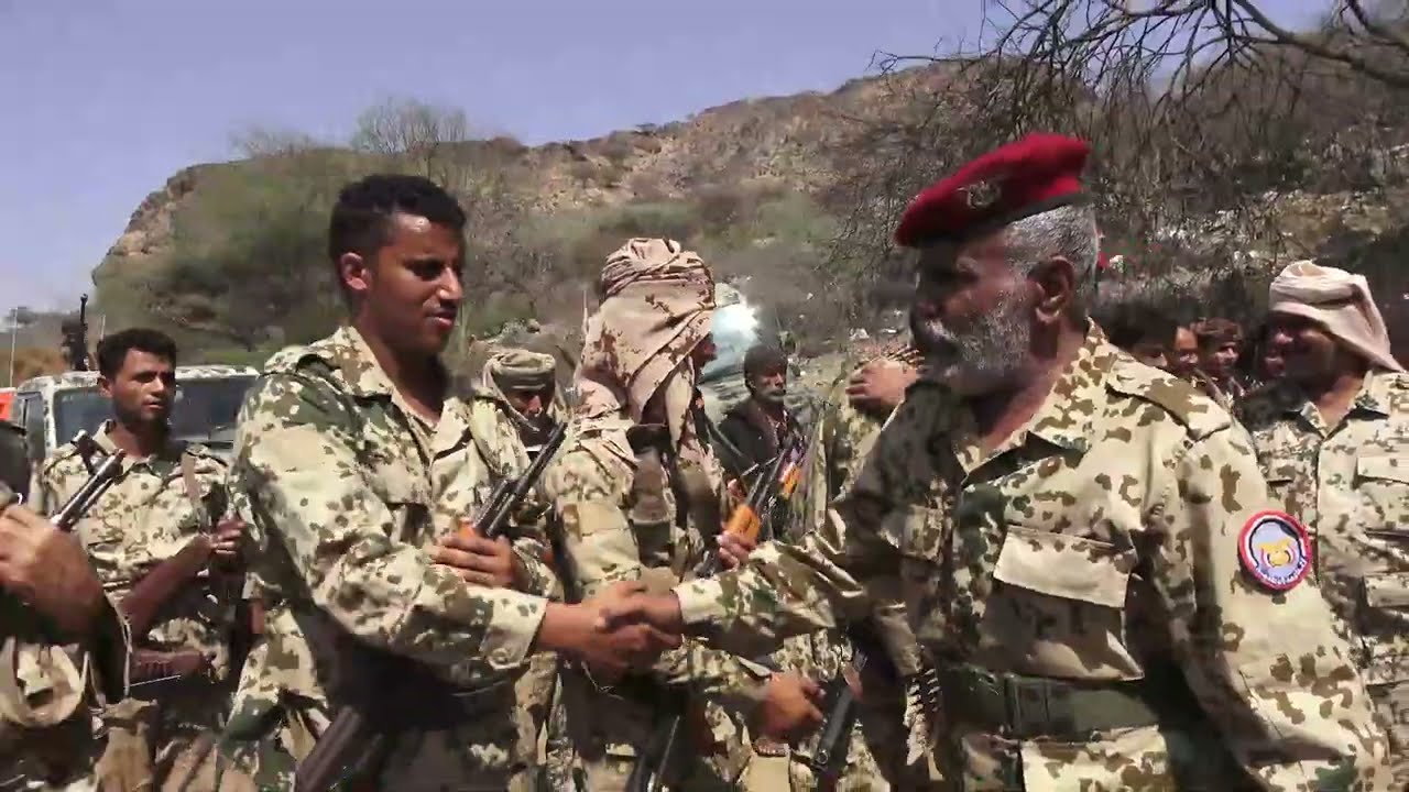 قائد محور البرح العميد لبوزة يعايد أبطال اللواء الثالث حراس جمهورية