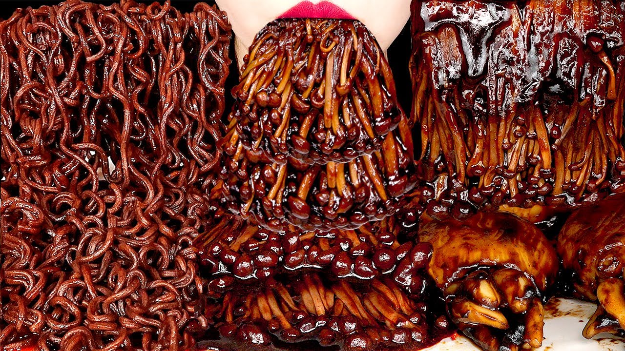 ASMR BLACK BEAN ENOKI MUSHROOMS SPICY GHOST PEPPER NOODLES SQUID 짜장불닭팽이버섯 고스트페퍼라면 오징어 먹방 MUKBANG 咀嚼音