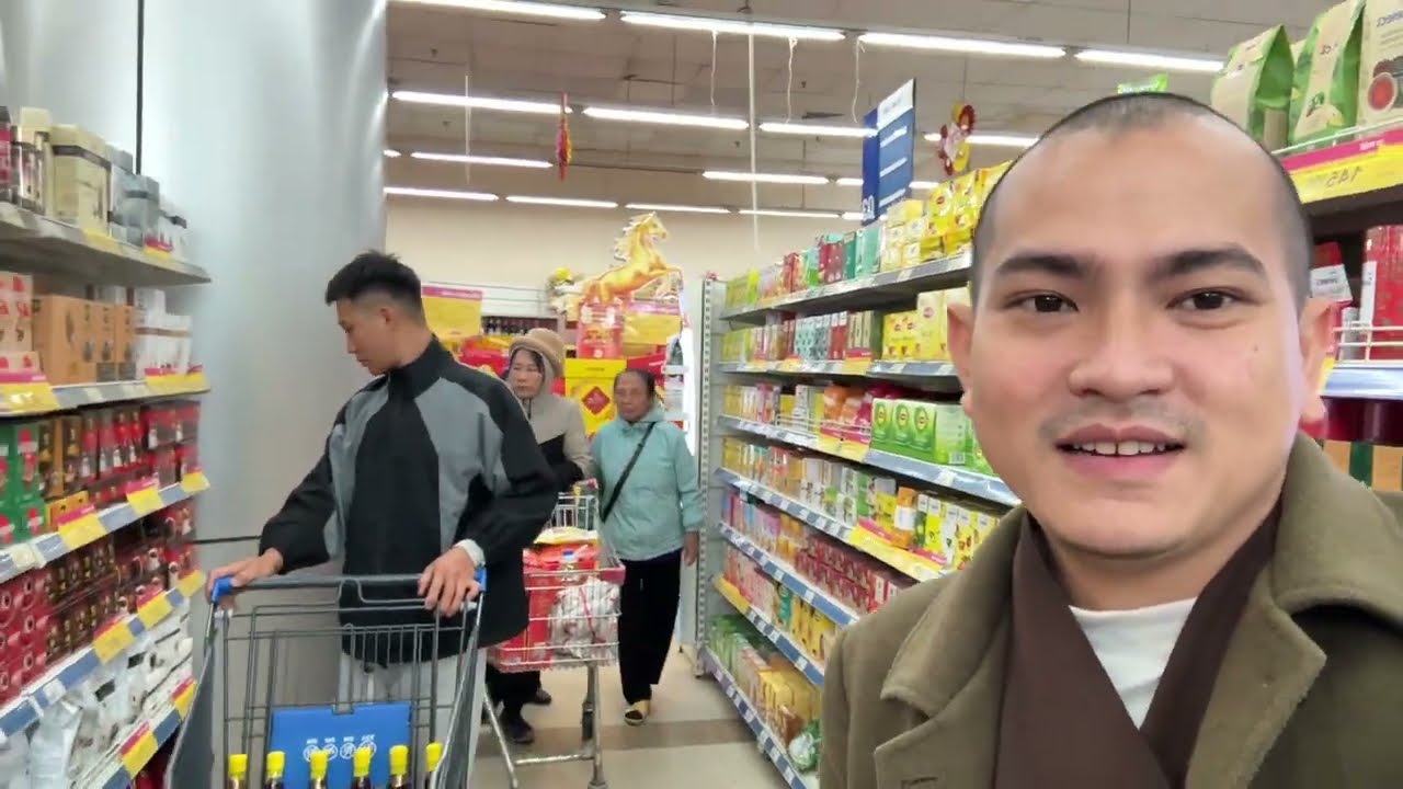 Lần Đầu Tiên Các Cô Được Thầy Lâm Đưa Đi Chợ Tết Ai Cũng Vui | Bếp Chay Thầy Lâm 