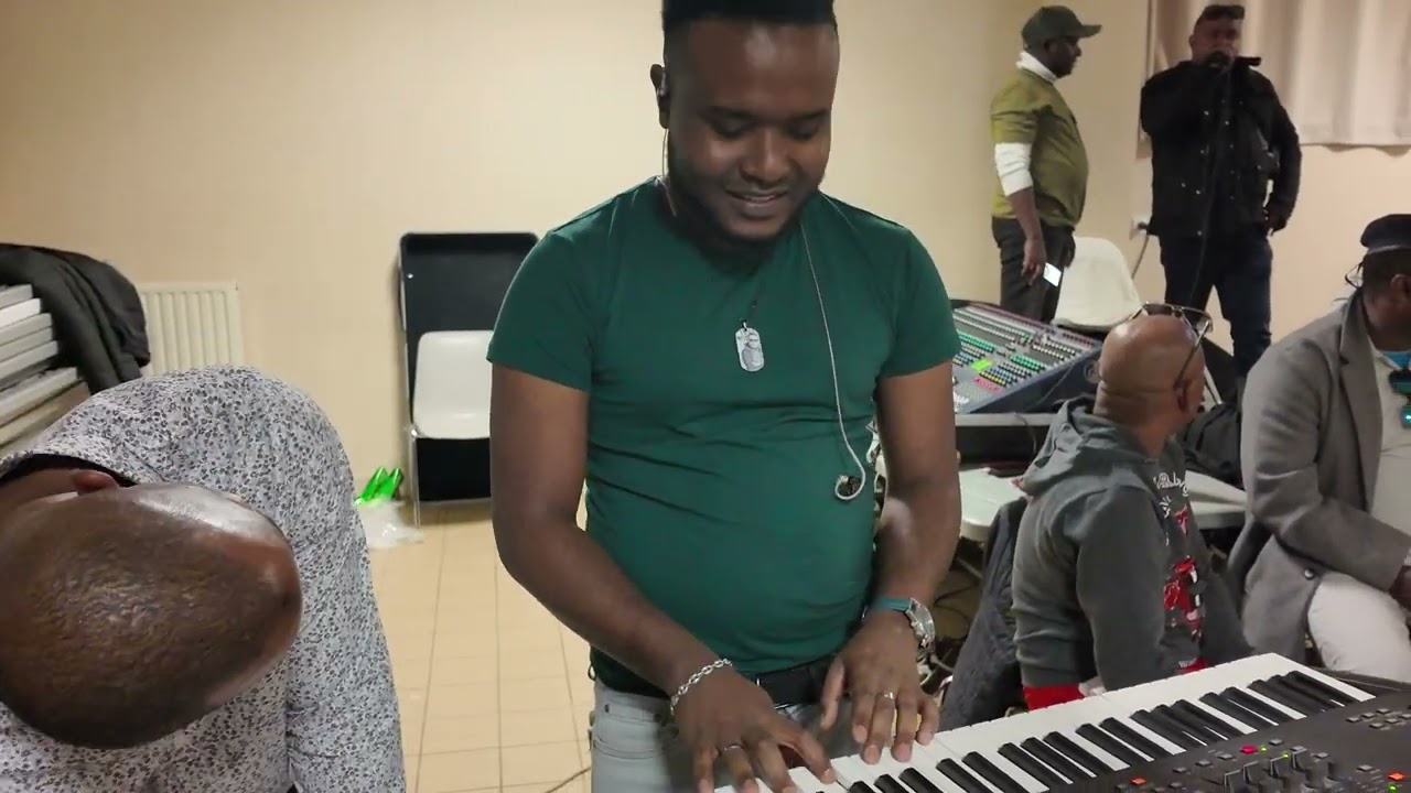 Motamo - M'biwi à Angouleme  ( Tsotso x Larbah ) - [ Tournée 2024/2025 ]