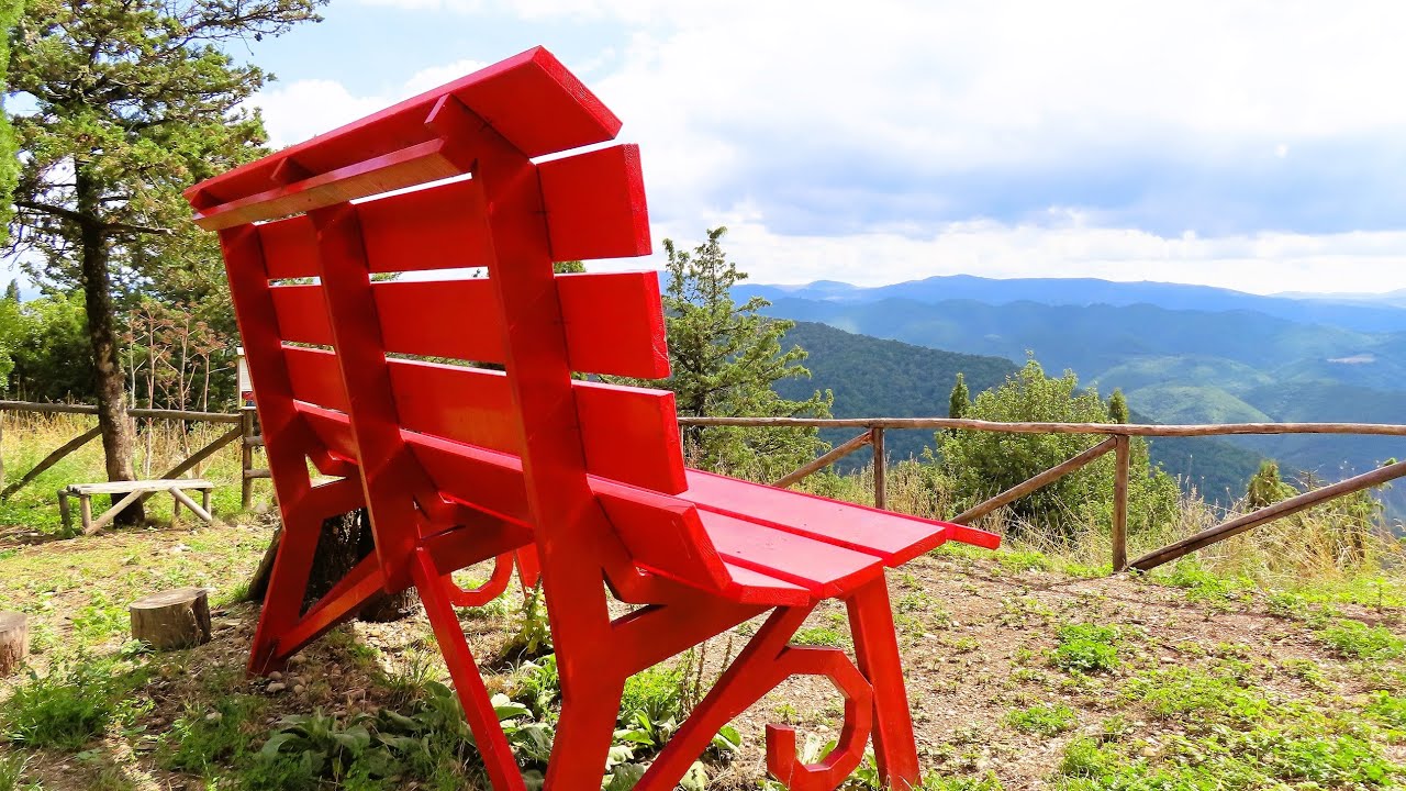 Big Bench n. 89 a Rionero in Vulture, la prima panchina gigante del sud Italia.