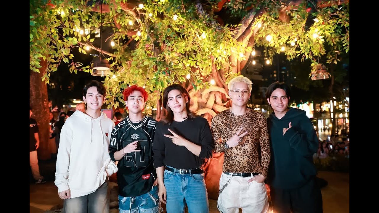 SB19 titktok Live at BGC Dam tree