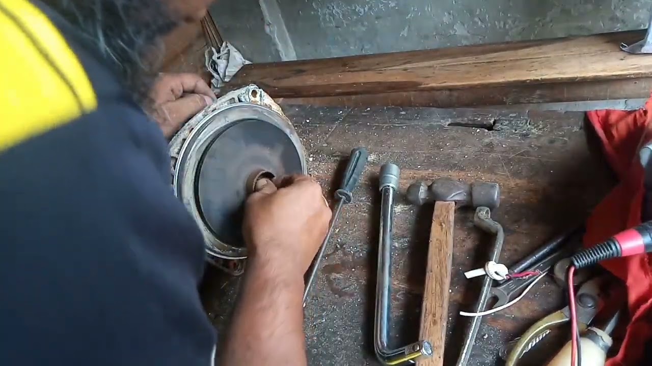 মটরের ফ্যানের পাংখা সহজ উপায়ে কিভাবে খুলে এই ভিডিও 