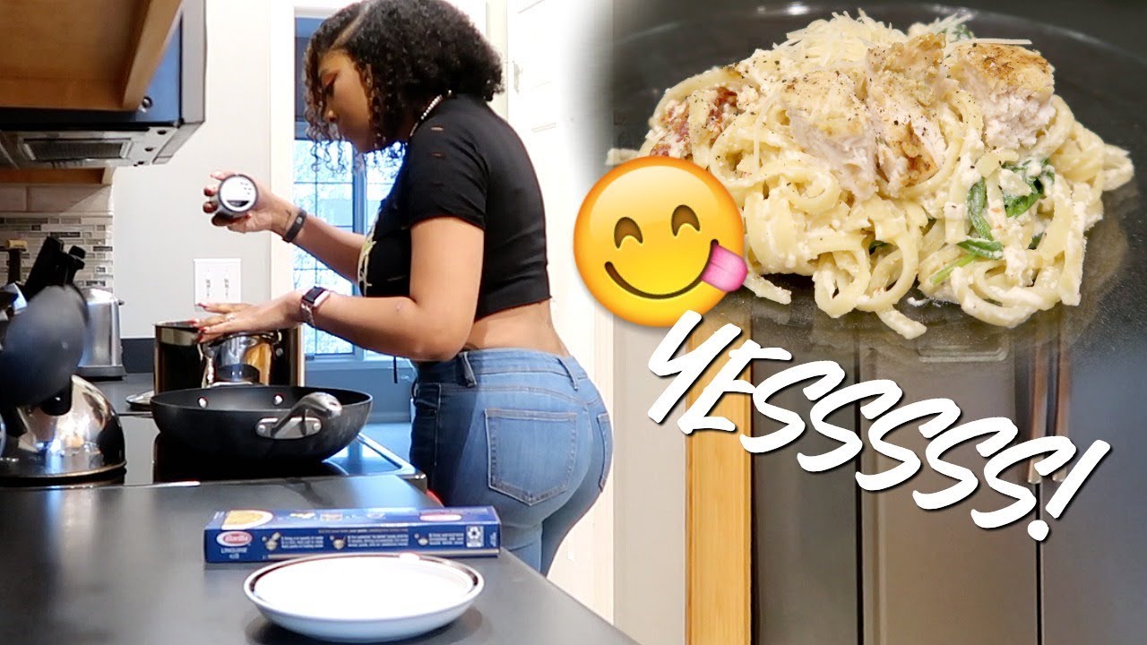 COOK WITH ME - CREAMY GARLIC PARMESAN CHICKEN PASTA - FAST & FILLING!