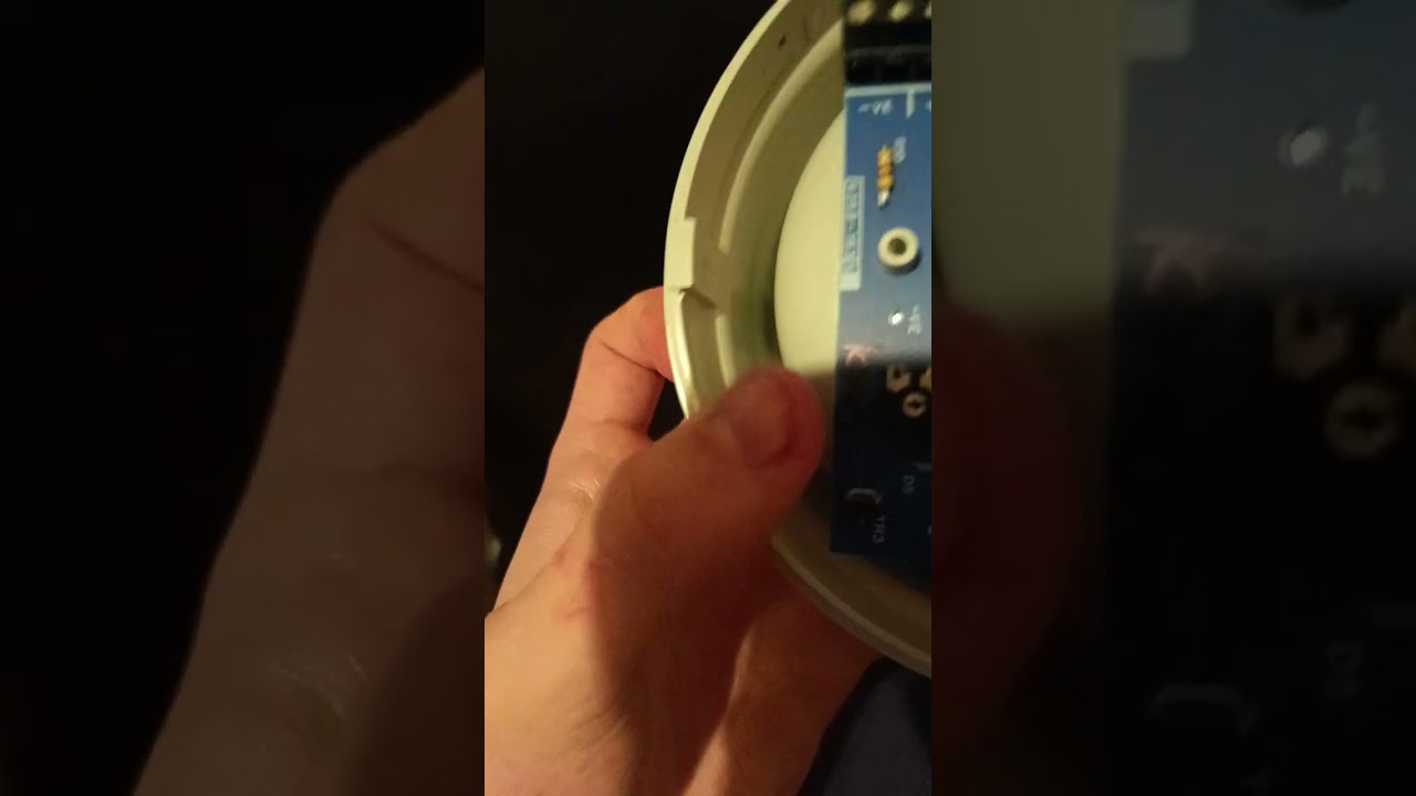 Gent 12511-52 fire alarm sounder unboxing. 