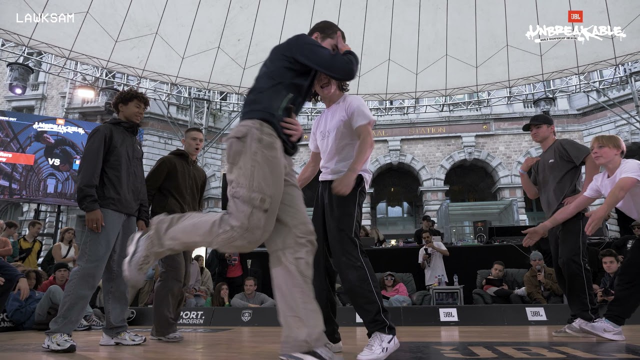 JBL Unbreakable 2021 - Kidz Crew vs kidz crew Semi final Grafters vs Battle Droids Blue