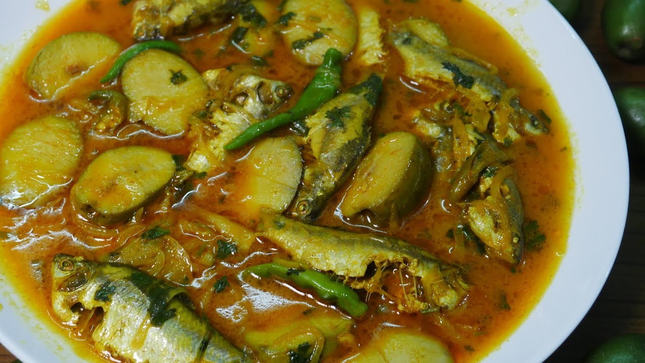 জলপাই দিয়ে পুঁটিমাছের ঝোল। Jolpai diye Puti Macher jhol |