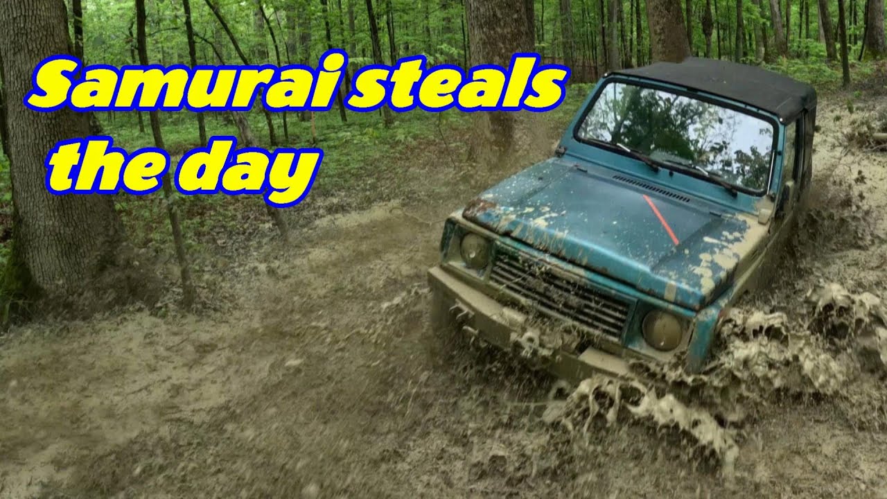 Suzuki Samurai Jeep Cherokee off road with 2 Ford Explorers